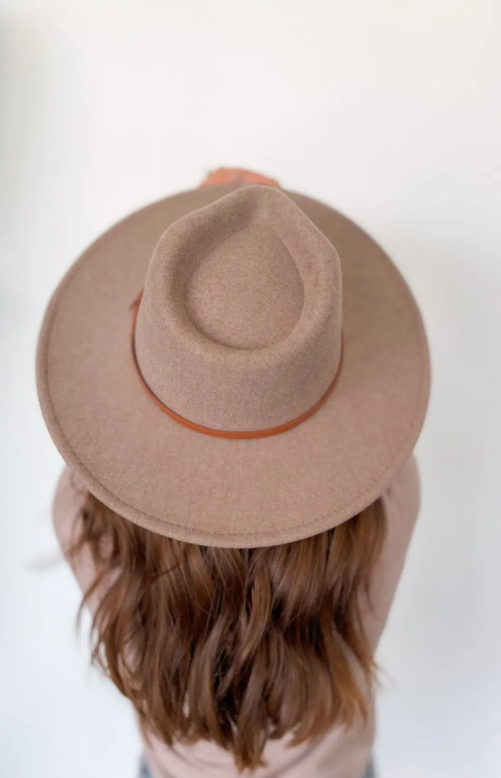 Darling Wool Hat with Two Belts-Oatmeal