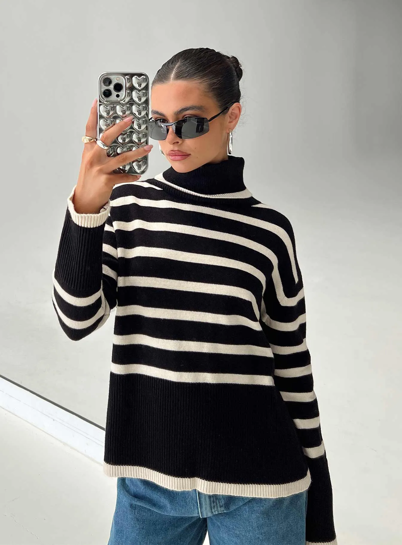 Latch Turtle Neck Stripe Sweater Black / White