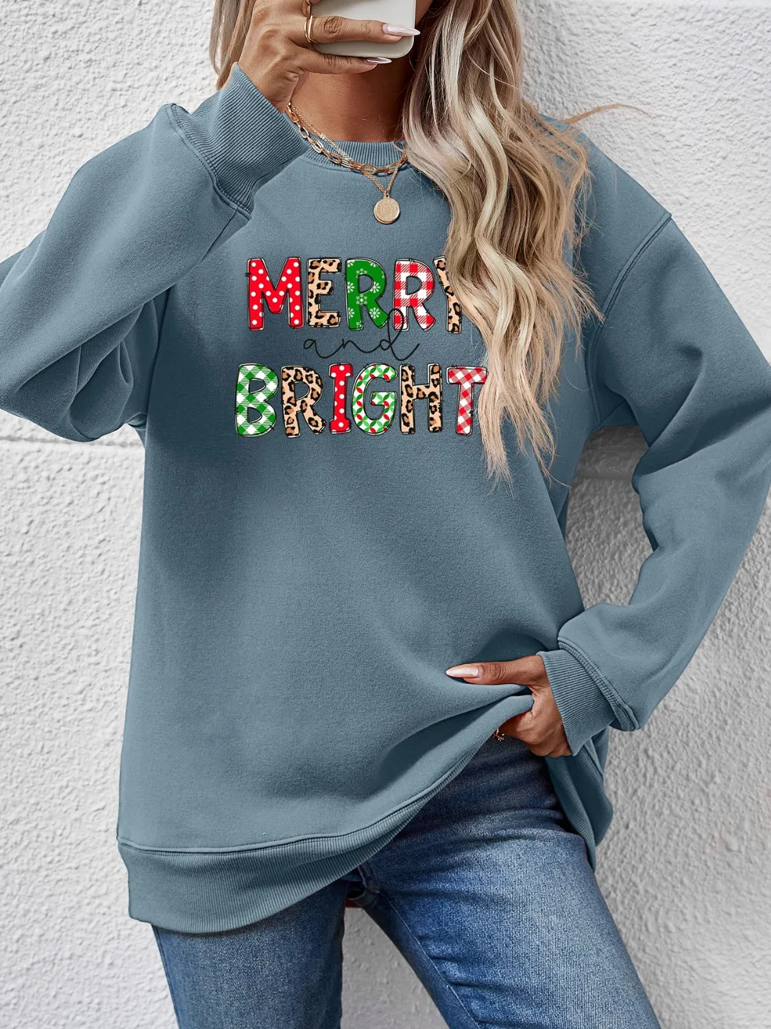 MERRY AND BRIGHT Round Neck Sweatshirt